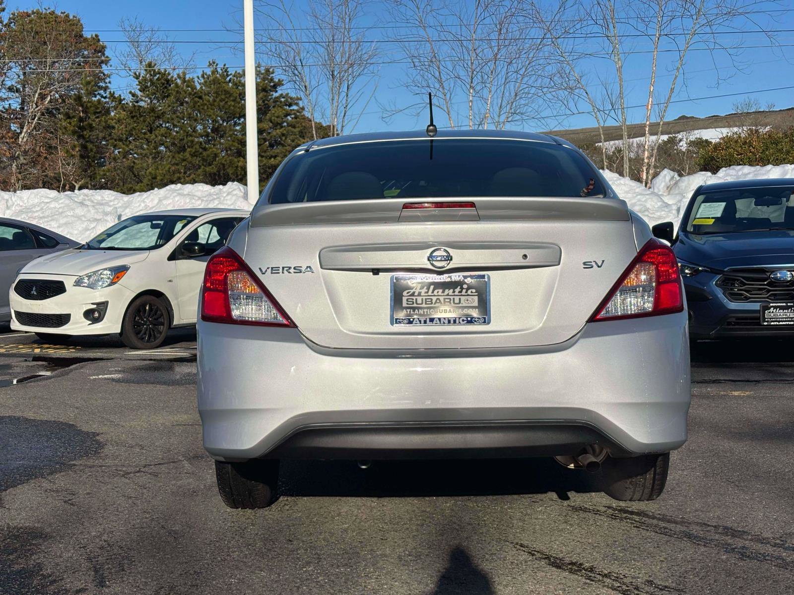 Used 2019 Nissan Versa SV image 4