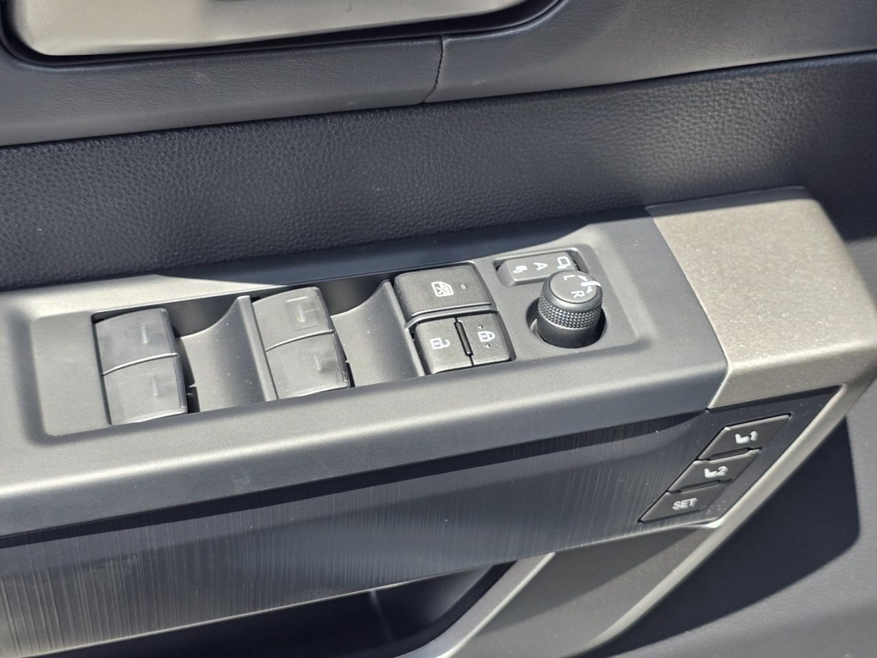 New 2026 Toyota Sequoia Platinum AWD/4WD image 27