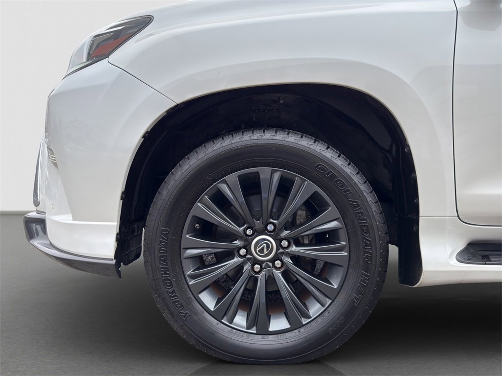 Used 2023 Lexus GX 460 Premium w/ Accessory Package image 4