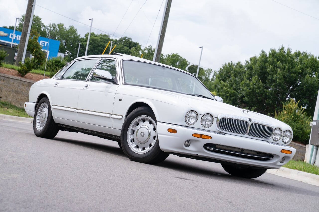 Used 1998 Jaguar XJ8 L RWD image 6