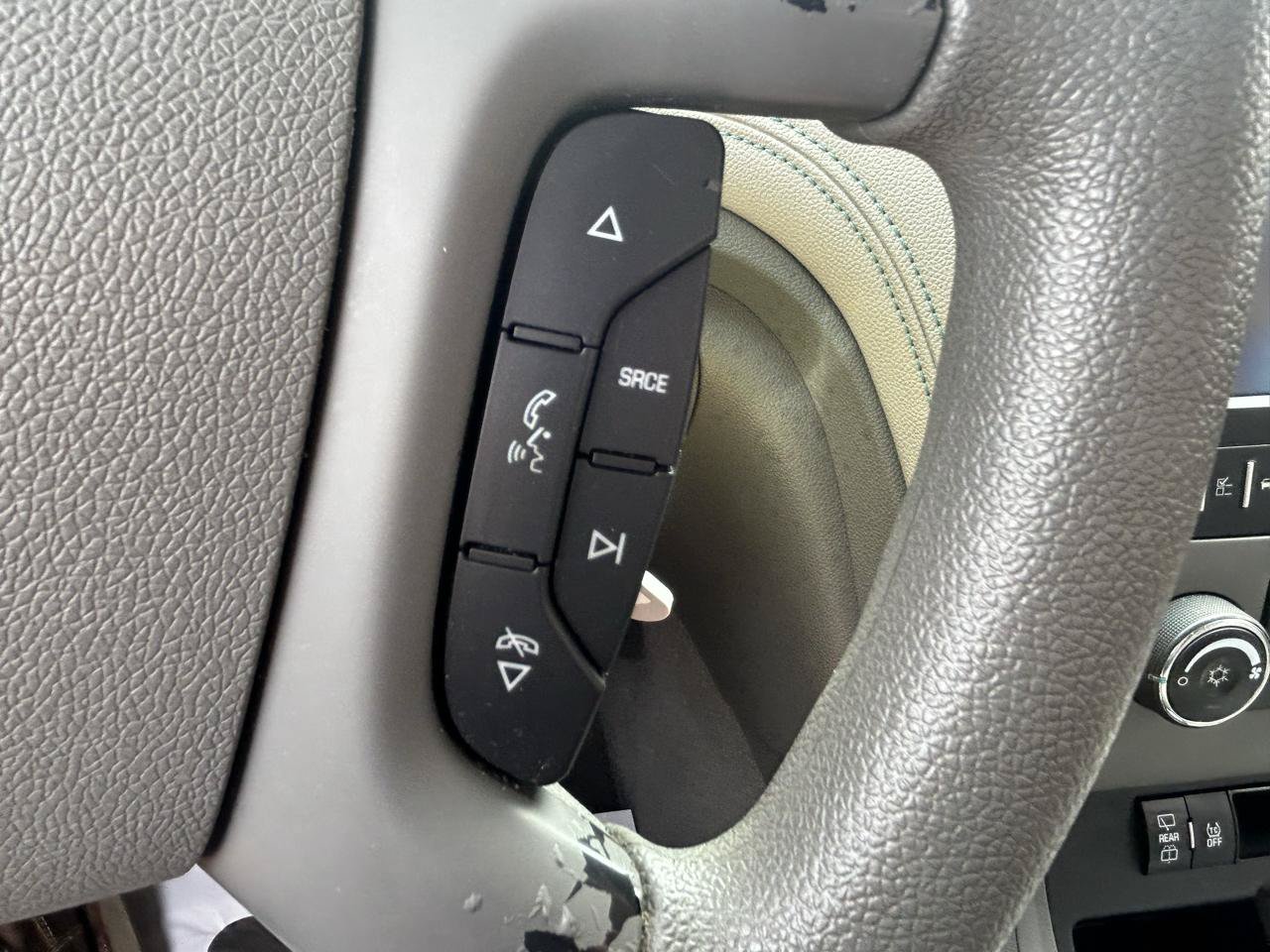 Used 2013 Chevrolet Traverse LS FWD image 19