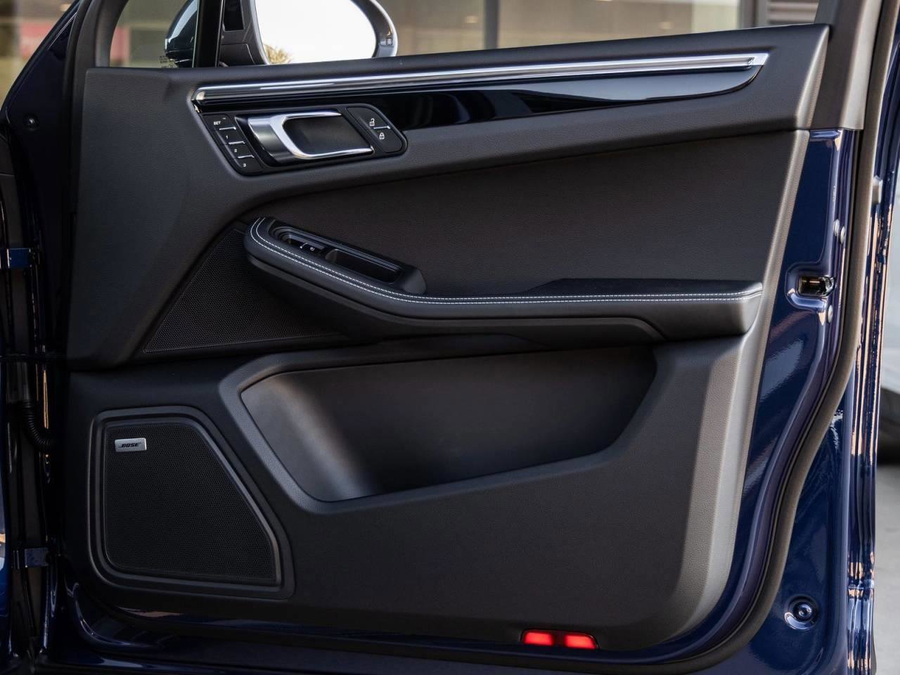 New 2026 Porsche Macan Turbo image 91