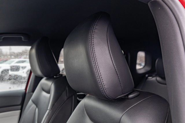 Used 2025 Jeep Compass Limited image 10