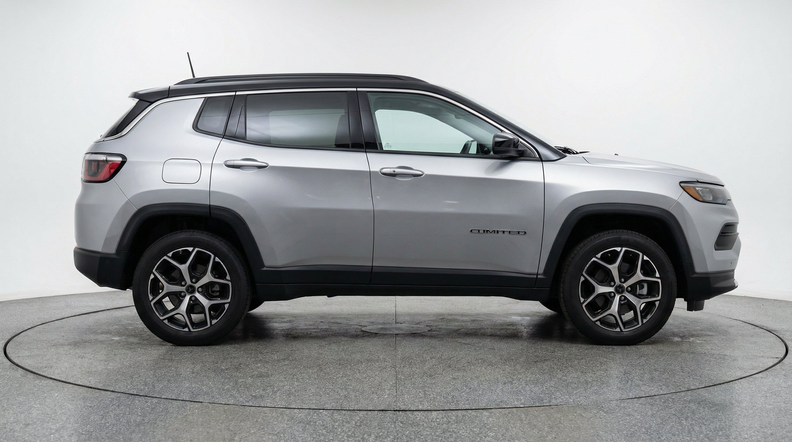 Used 2025 Jeep Compass Limited AWD/4WD image 11