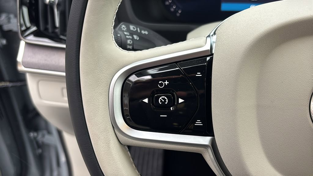 New 2026 Volvo XC90 B6 Ultra image 18