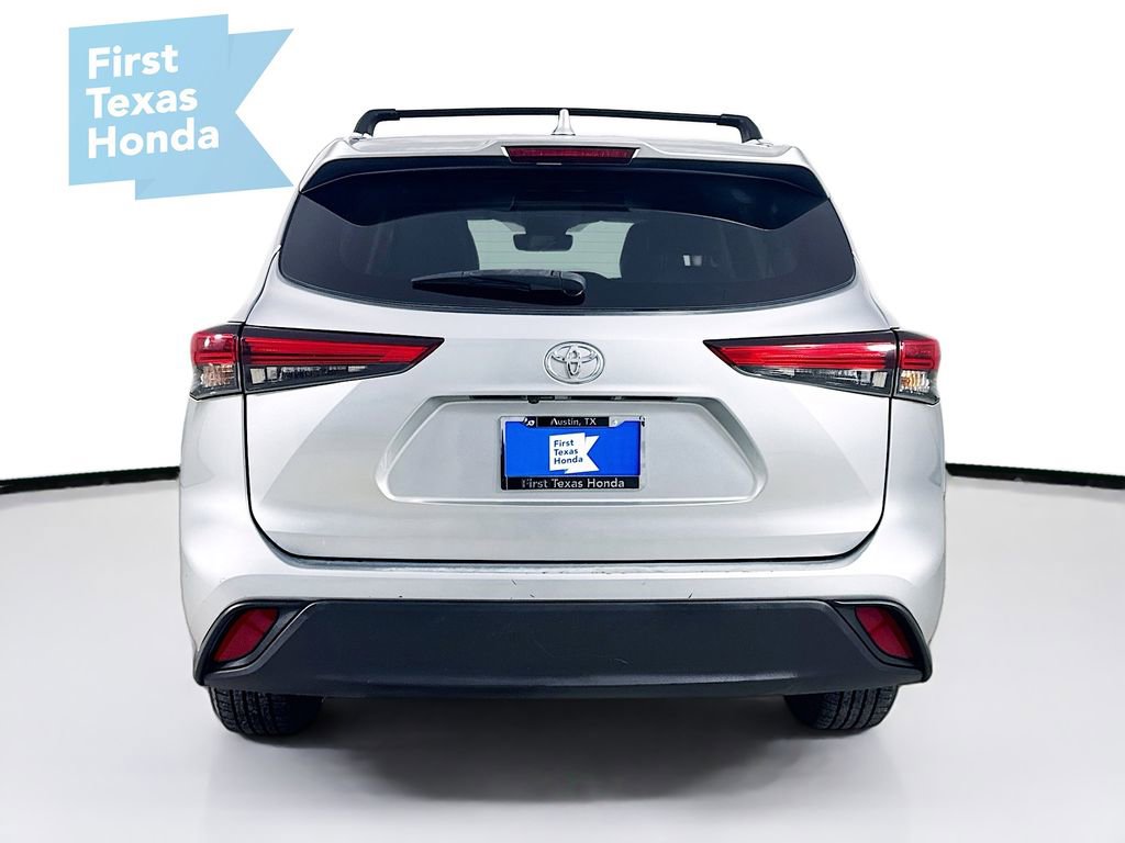 Used 2020 Toyota Highlander XLE FWD image 6