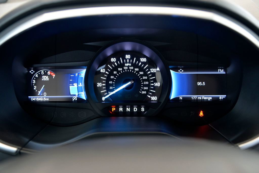 Used 2021 Ford Edge ST-Line AWD/4WD image 21