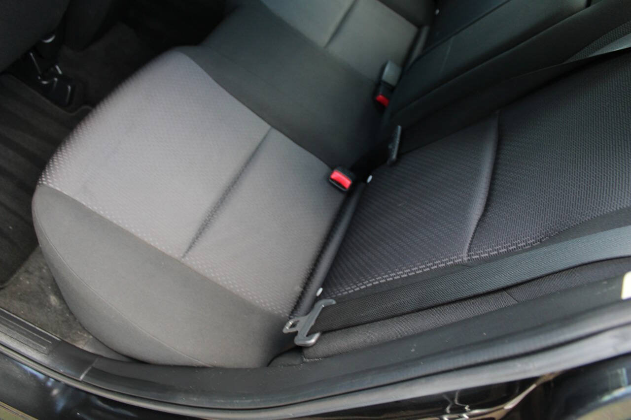 Used 2010 MAZDA MAZDA3 i Touring FWD image 29