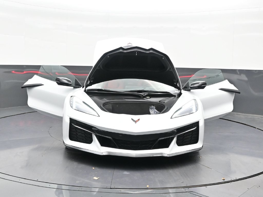 Used 2027 Chevrolet Corvette Z06 RWD image 39