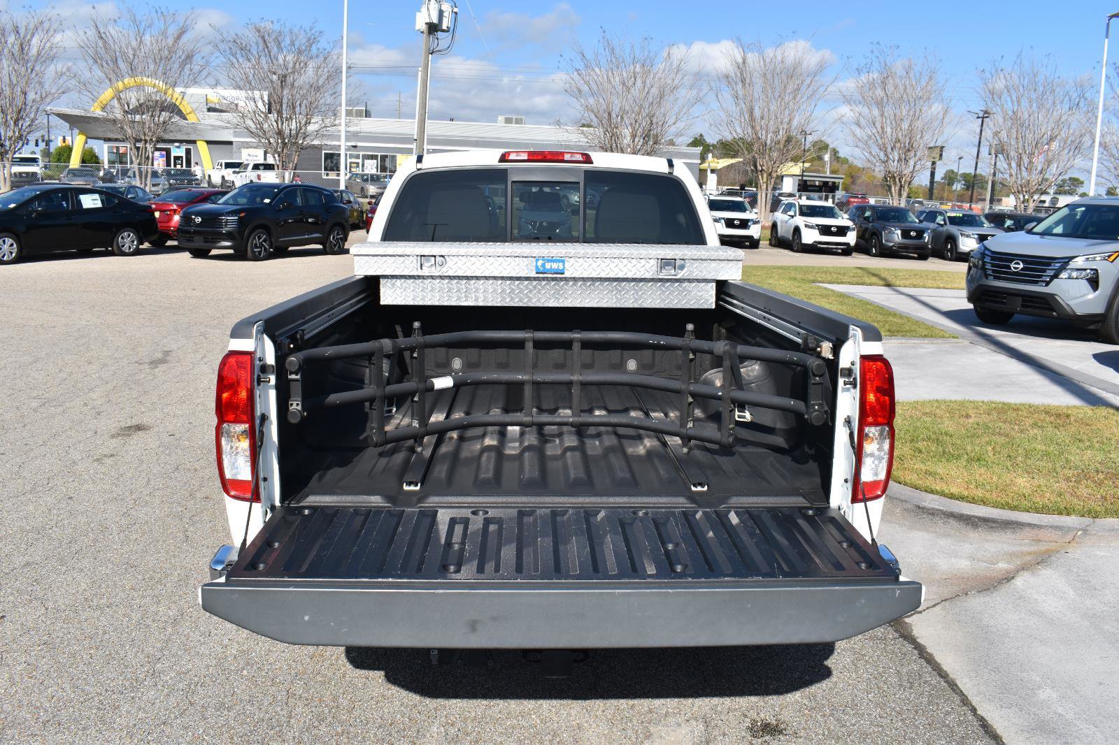 Used 2015 Nissan Frontier SV w/ SV Value Truck Package image 9