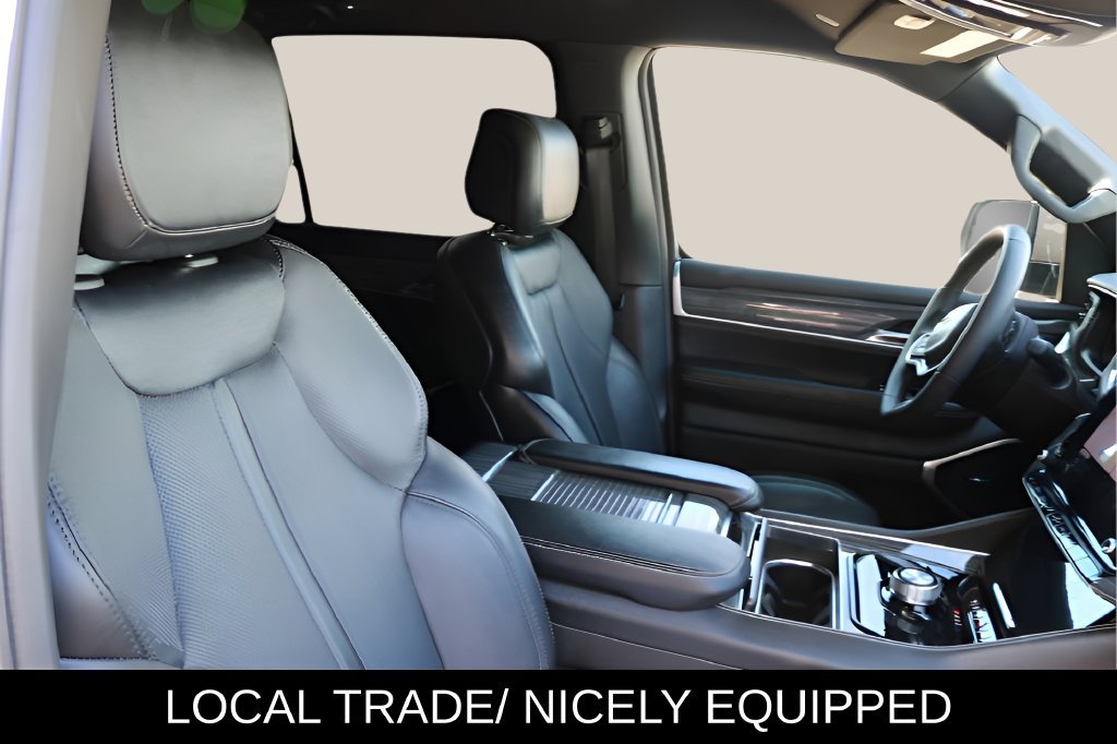 Used 2022 Jeep Wagoneer Series III w/ Flexible Seating Group RWD image 17