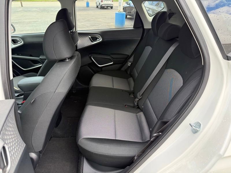 Certified 2023 Kia Soul LX FWD image 9
