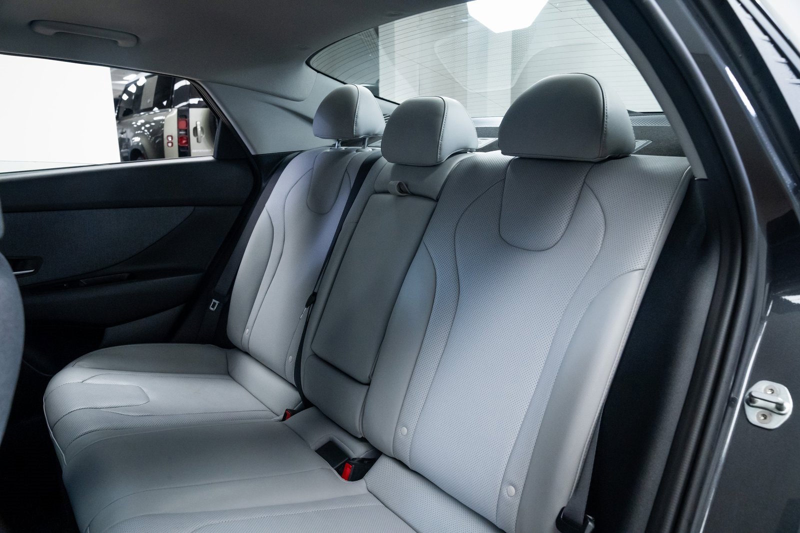 Used 2021 Hyundai Elantra Limited image 21