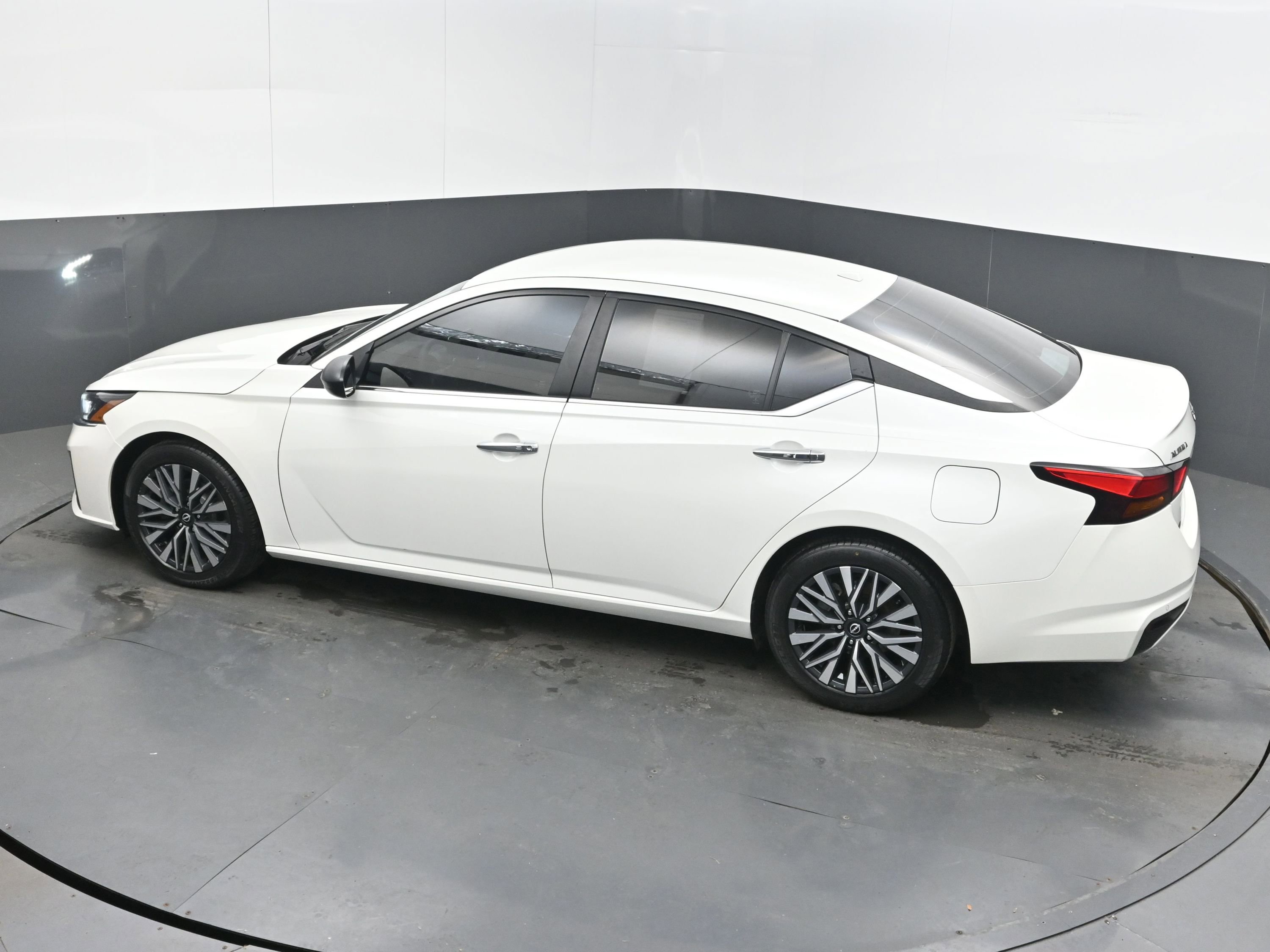Used 2024 Nissan Altima 2.5 SV image 33