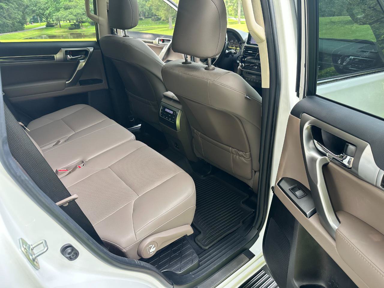Used 2023 Lexus GX 460 Premium w/ Premium Package AWD/4WD image 22