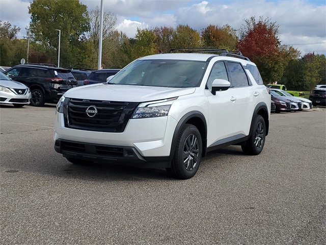 New 2025 Nissan Pathfinder SV w/ Black Appearance Package image 2