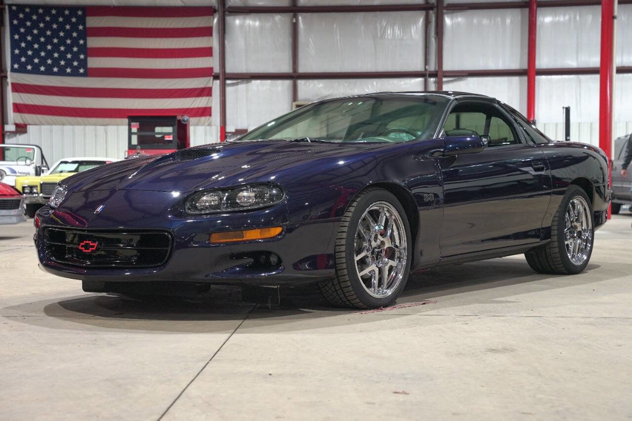 Used 2001 Chevrolet Camaro Z28 w/ SS Performance/Appearance Pkg RWD image 1