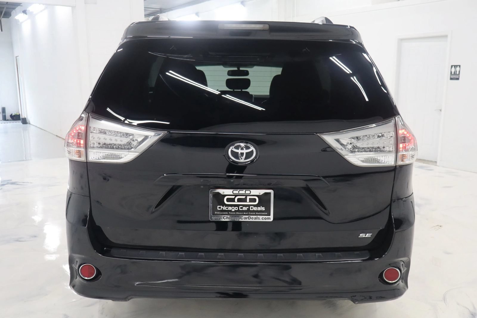 Used 2017 Toyota Sienna SE Premium FWD image 7