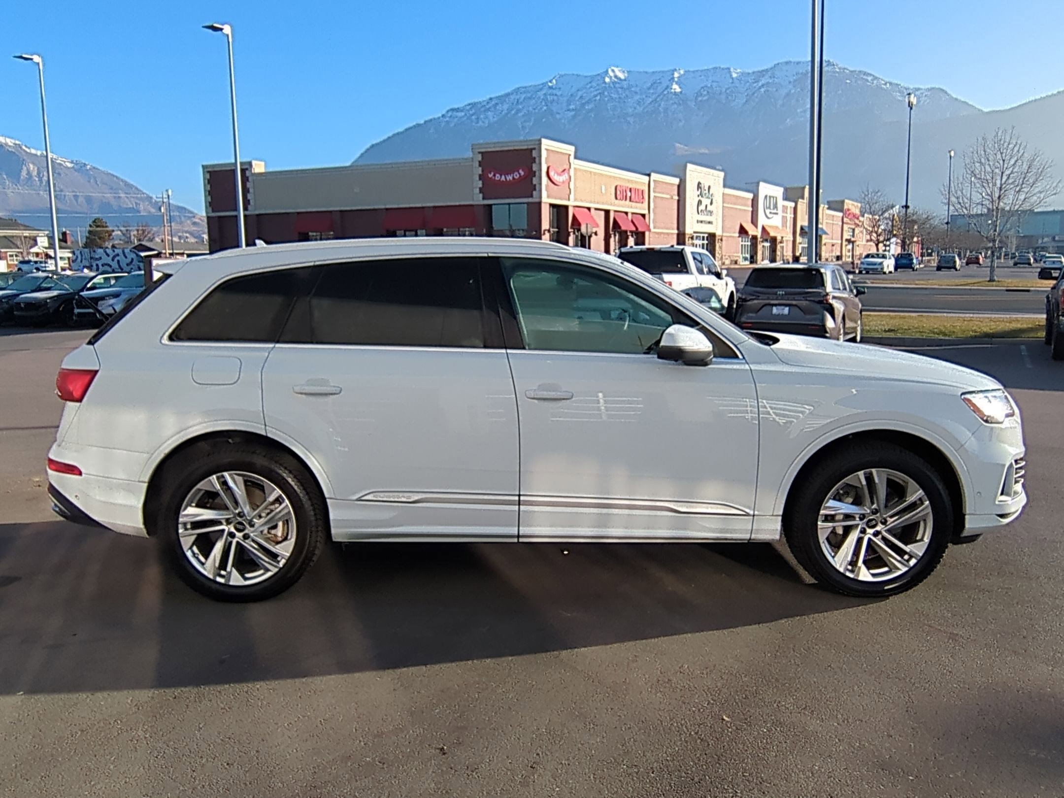 Used 2022 Audi Q7 Premium Plus image 2