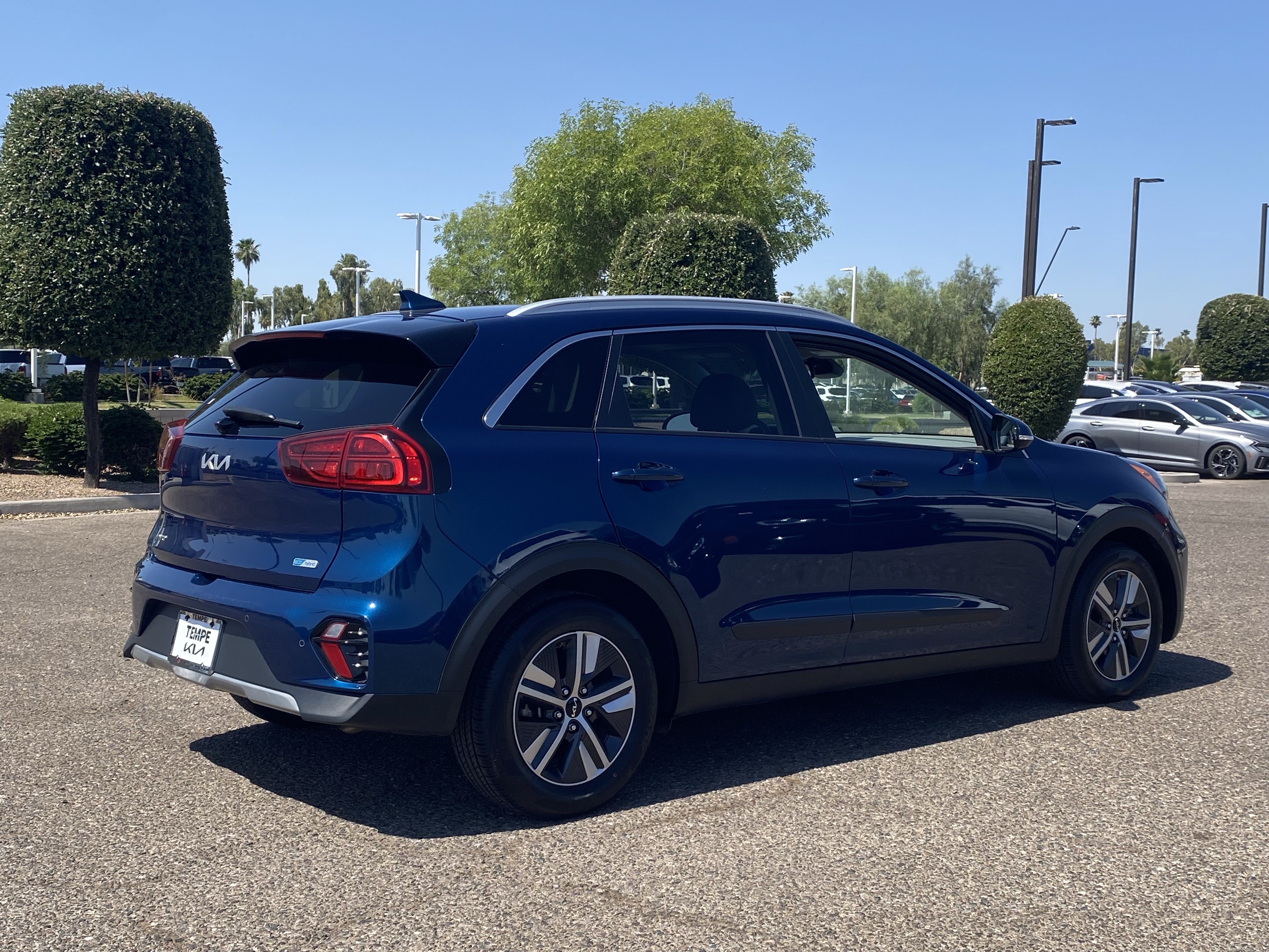 Used 2022 Kia Niro EX Premium FWD image 5