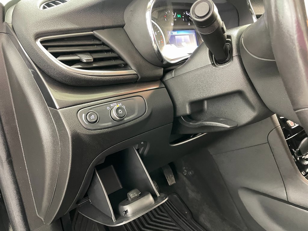 Certified 2022 Buick Encore Preferred w/ Safety Package image 23