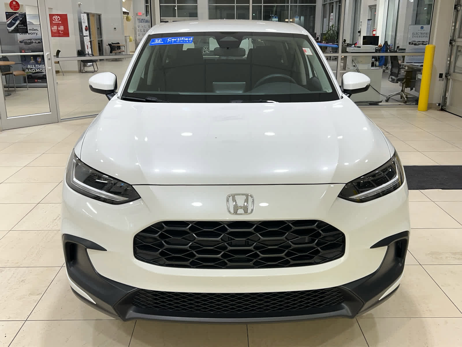 Certified 2023 Honda HR-V LX image 2