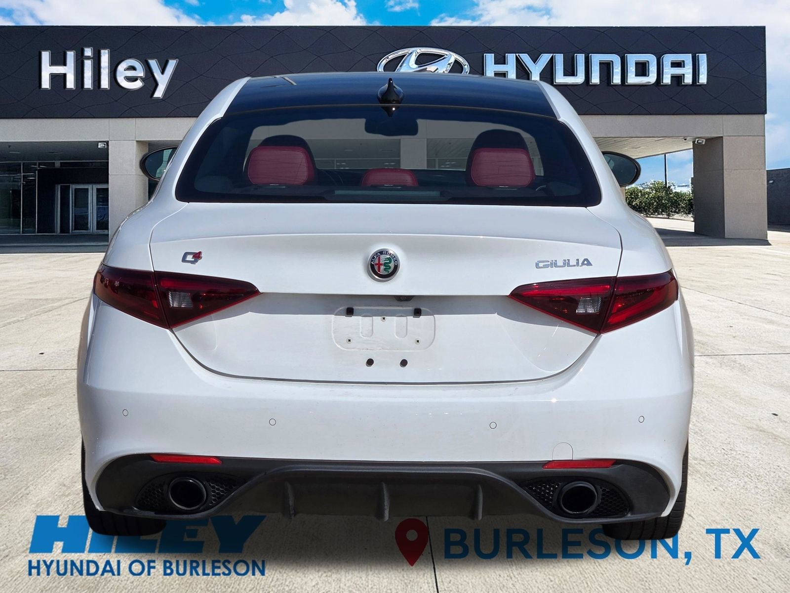 Used 2023 Alfa Romeo Giulia Veloce AWD/4WD image 7
