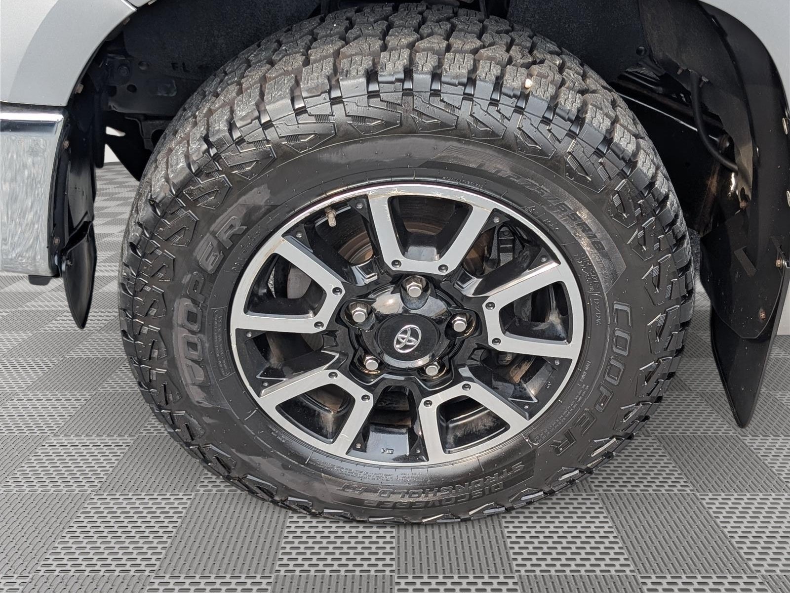 Used 2015 Toyota Tundra SR5 w/ TRD Off Road Package AWD/4WD image 11