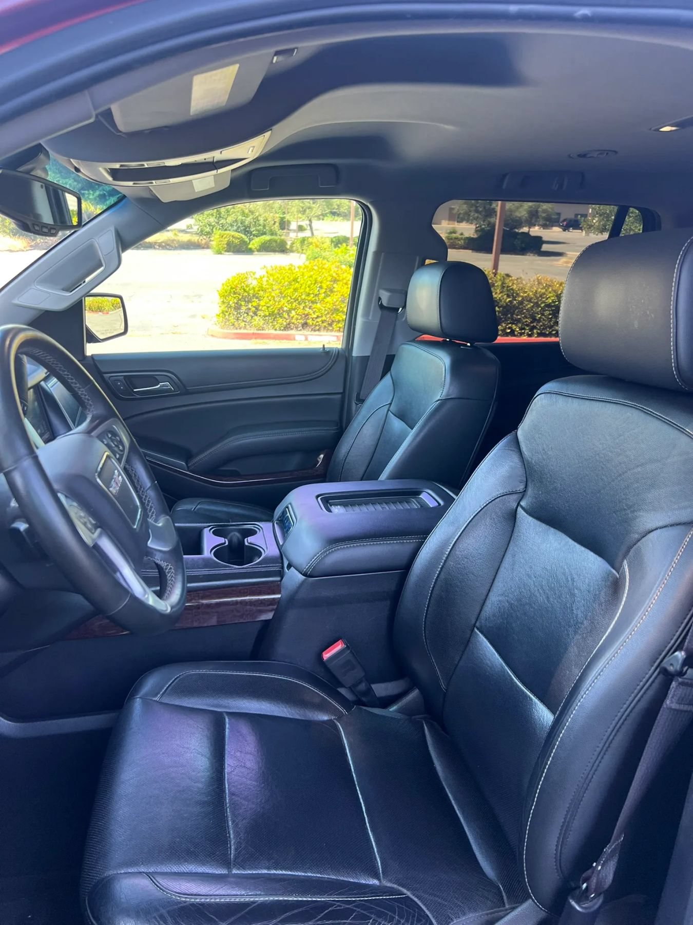Used 2017 GMC Yukon SLT AWD/4WD image 10