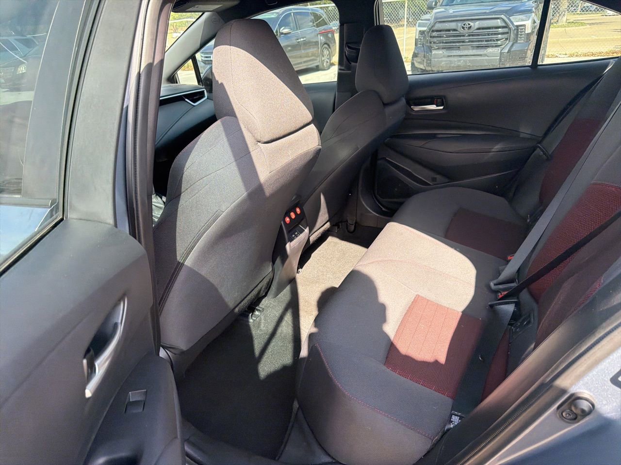 Used 2025 Toyota Corolla SE image 9