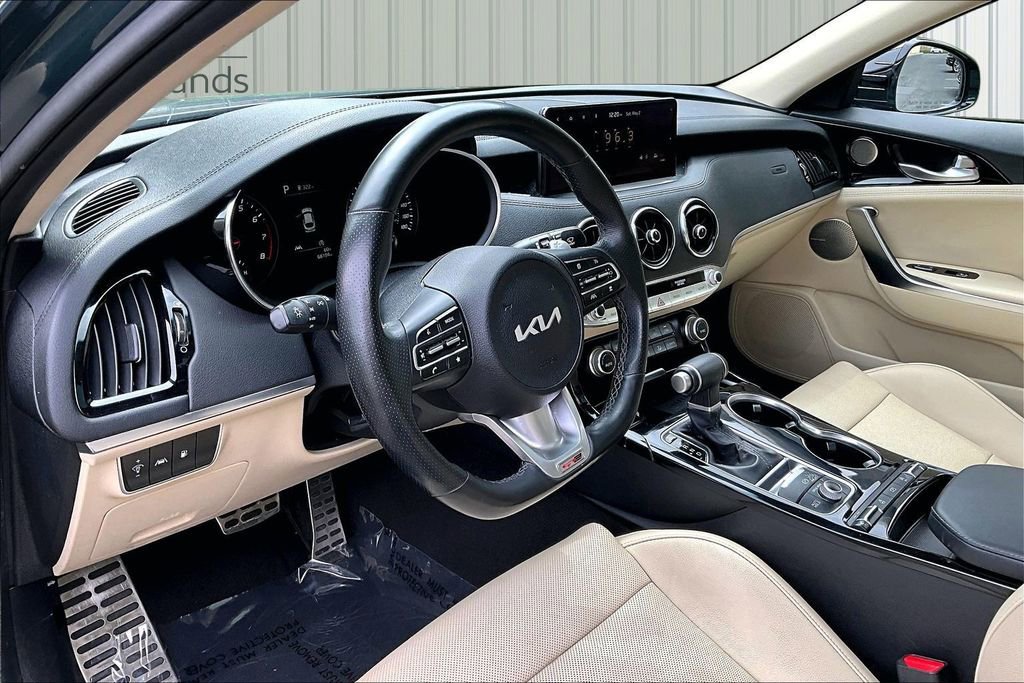 Used 2022 Kia Stinger GT-Line w/ Sun & Sound Package AWD/4WD image 17