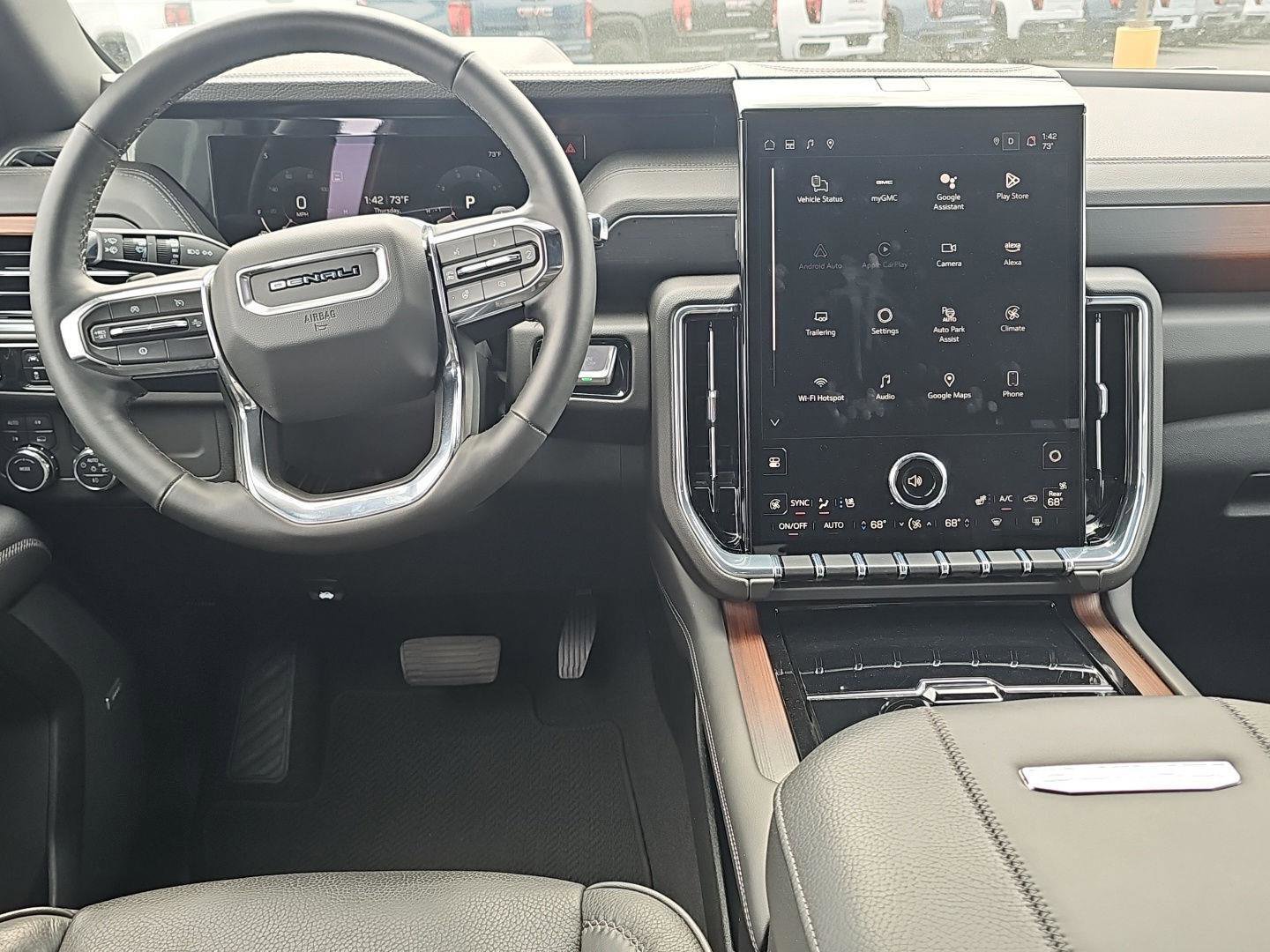 Used 2025 GMC Yukon Denali image 13