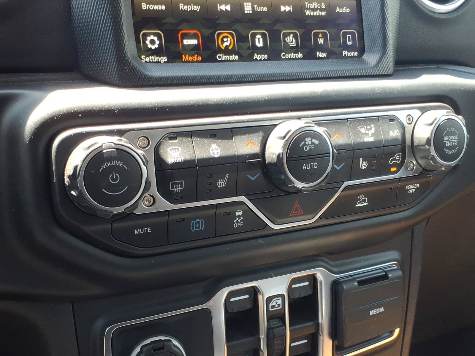 Used 2023 Jeep Wrangler Unlimited Sahara w/ Cold Weather Group AWD/4WD image 27