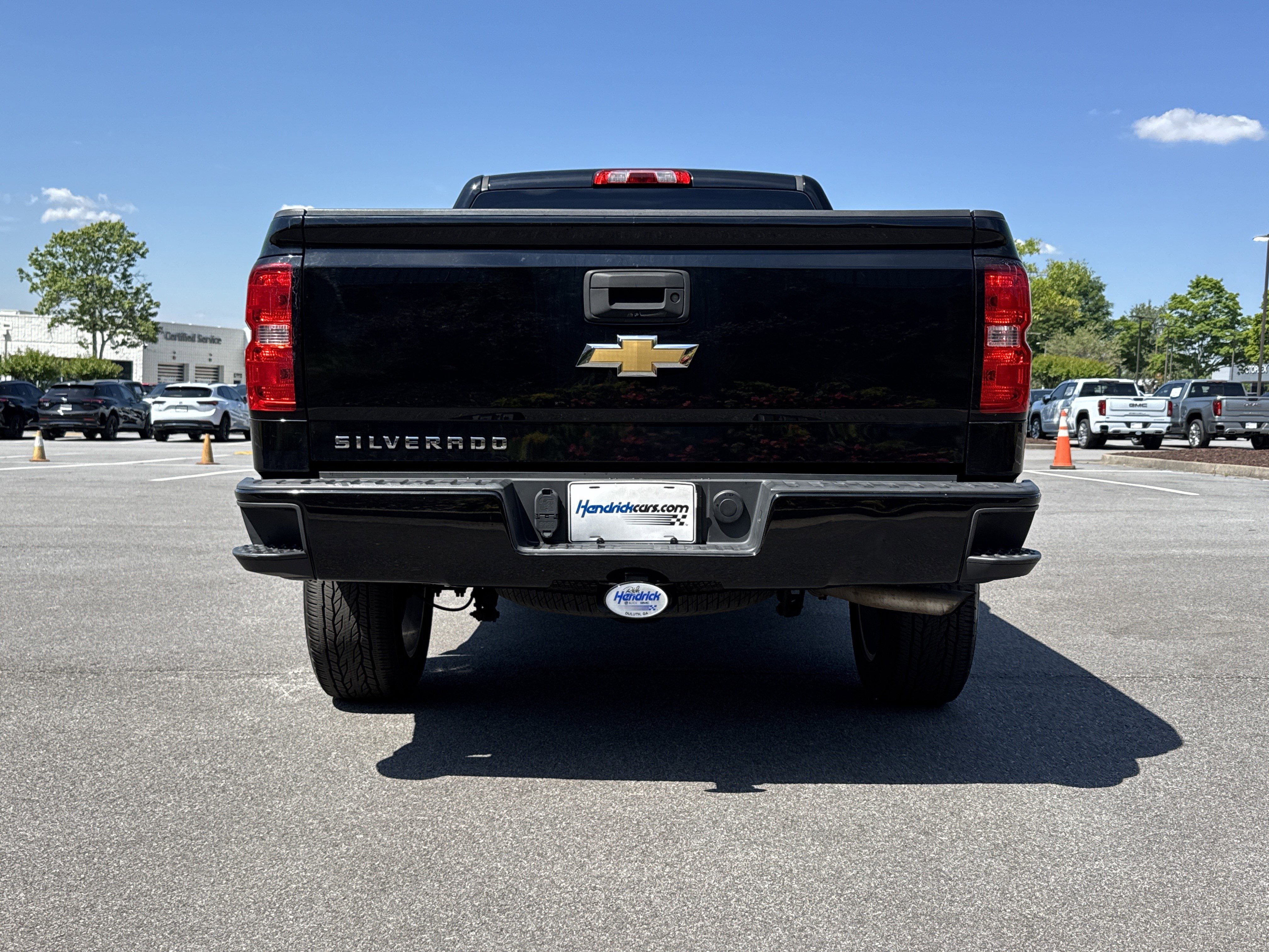 Used 2018 Chevrolet Silverado 1500 Custom w/ Custom Value Package AWD/4WD image 9