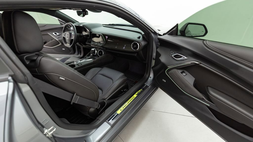 Used 2021 Chevrolet Camaro SS image 40