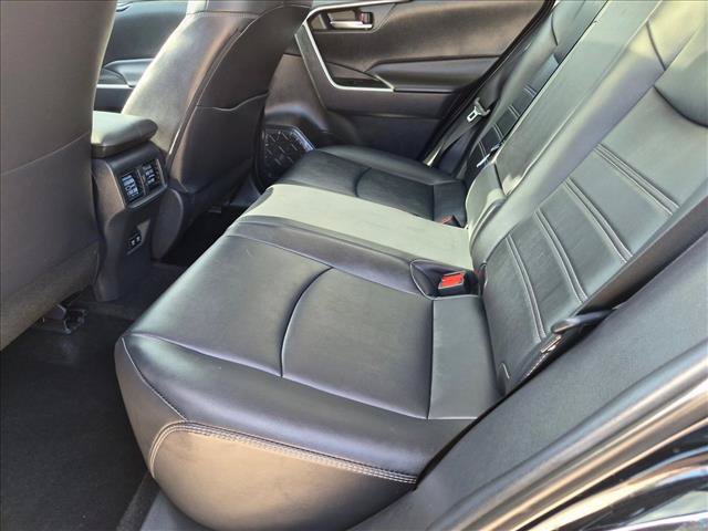 Used 2019 Toyota RAV4 XLE Premium FWD image 16