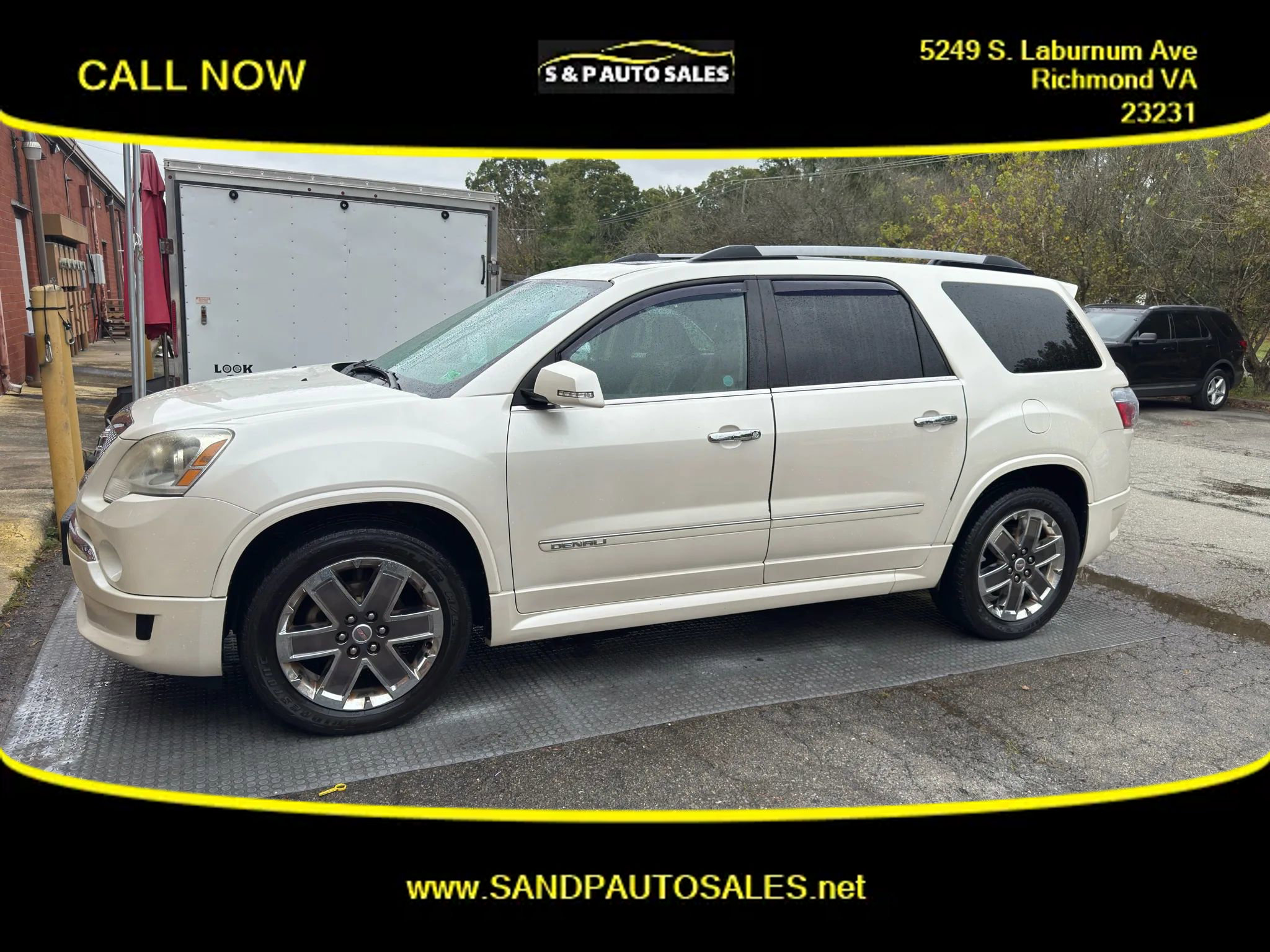 Used 2011 GMC Acadia Denali image 1