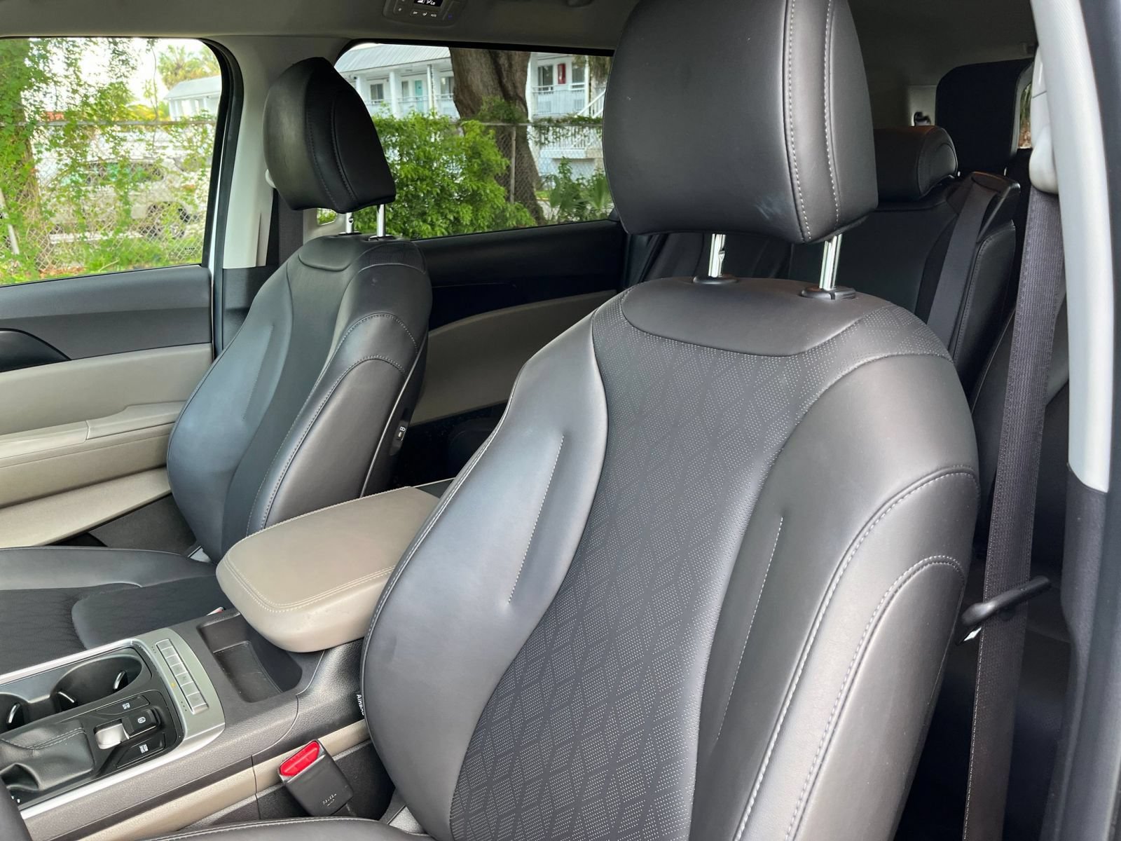 Used 2026 Kia Carnival FWD image 36