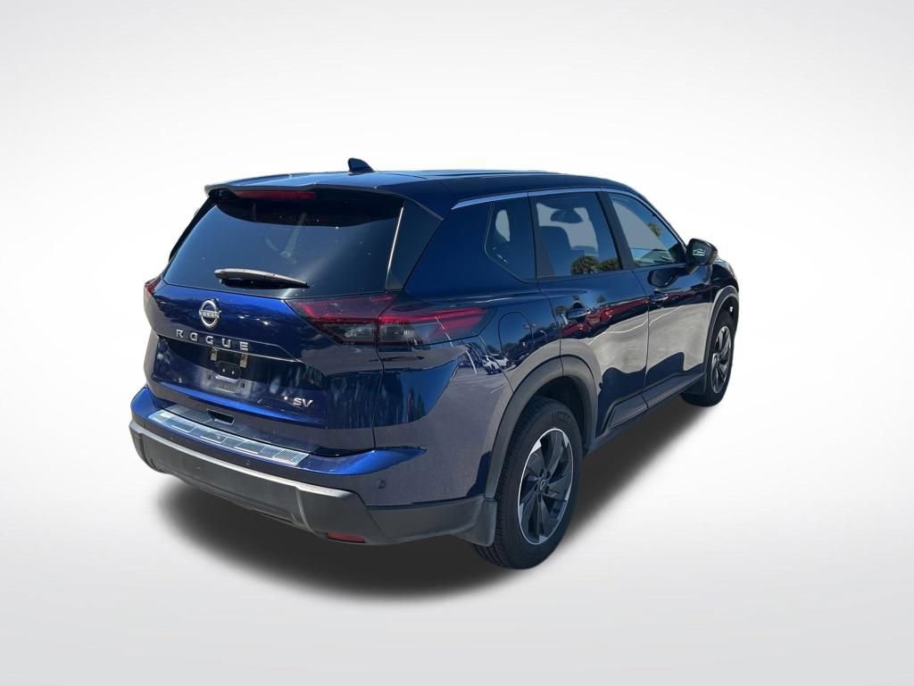 Used 2024 Nissan Rogue SV image 3