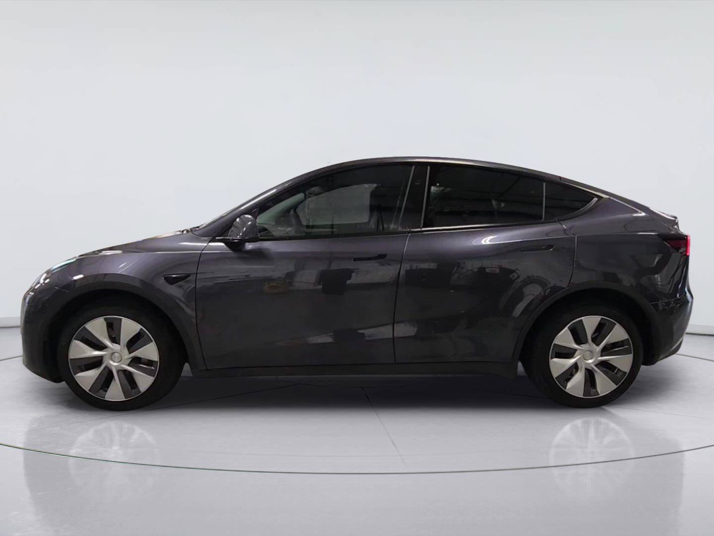 Used 2024 Tesla Model Y Long Range AWD/4WD image 5