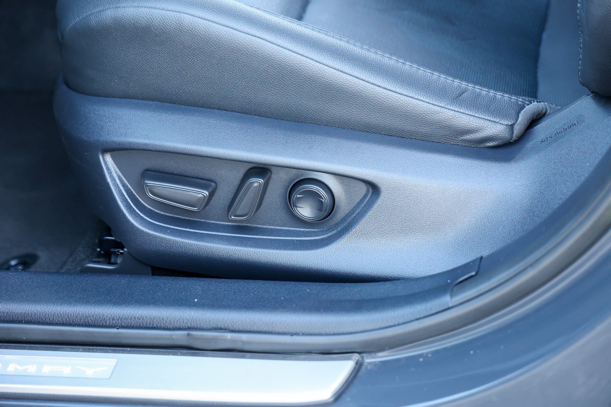 Used 2025 Toyota Camry XSE FWD image 29