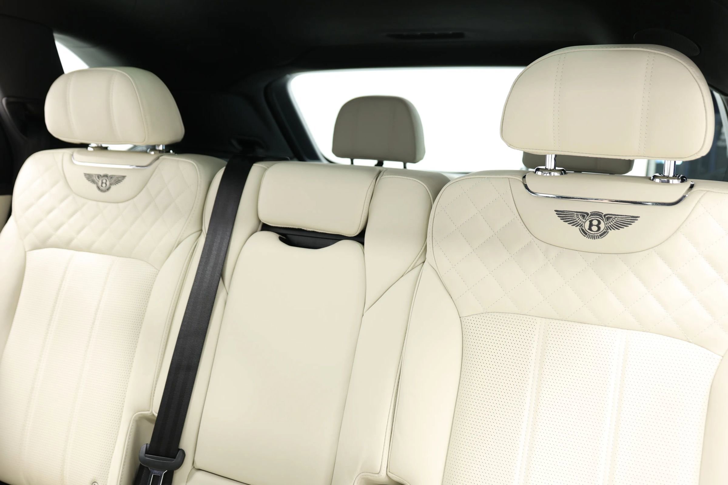 Used 2018 Bentley Bentayga Onyx Edition AWD/4WD image 65
