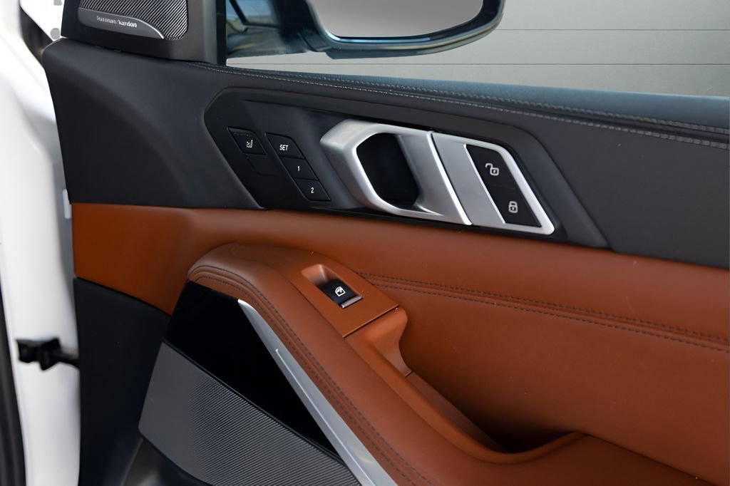 Used 2022 BMW X5 M50i w/ Executive Package AWD/4WD image 78