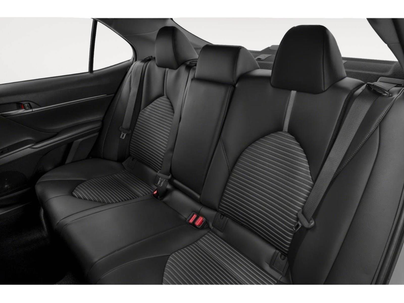 Used 2022 Toyota Camry SE w/ Cold Weather Package FWD image 10