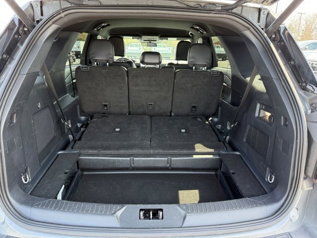 Used 2025 Ford Explorer ST-Line w/ ST-Line Street Pack AWD/4WD image 18