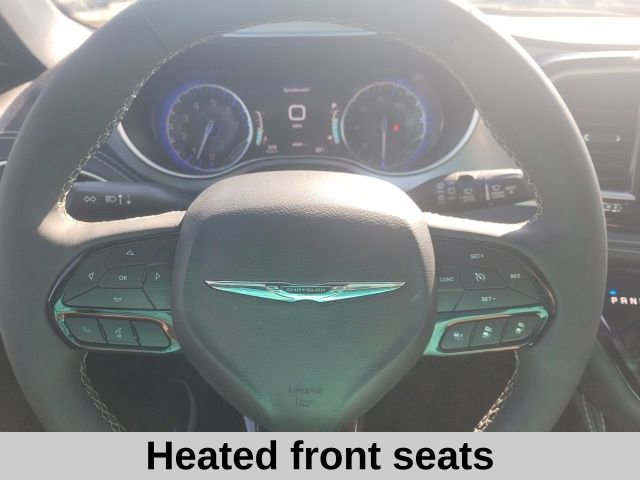 Used 2025 Chrysler Pacifica Limited image 14