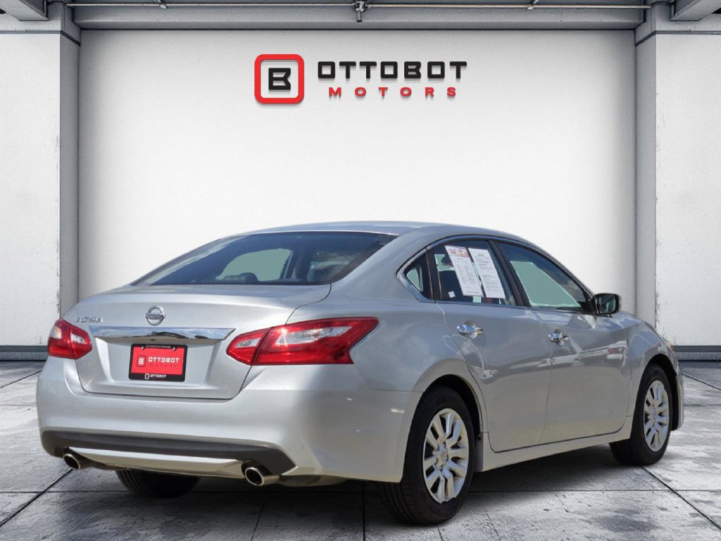 Used 2017 Nissan Altima 2.5 S w/ Power Driver Seat Package FWD image 4