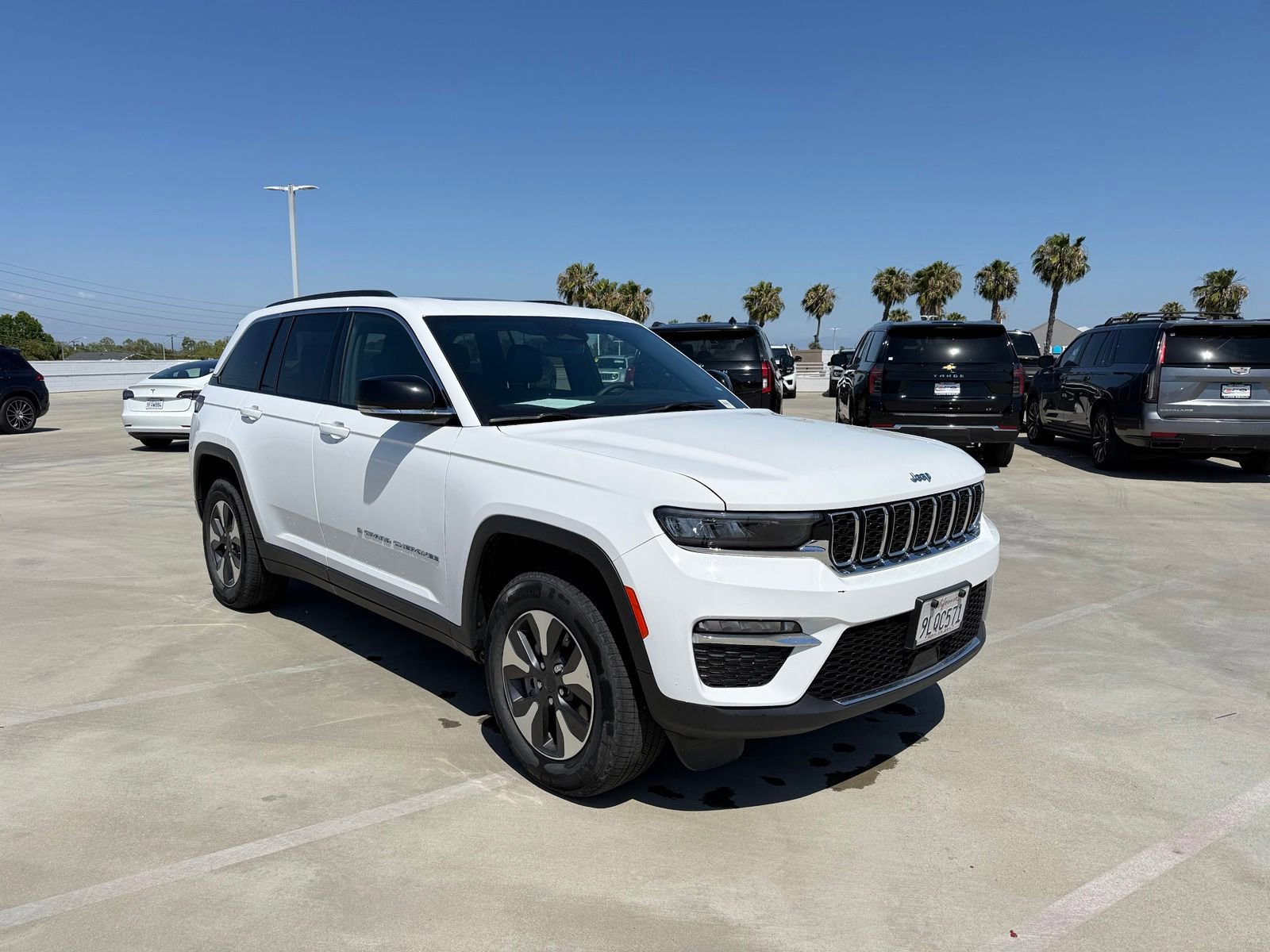 Used 2024 Jeep Grand Cherokee Limited 4xe AWD/4WD image 4