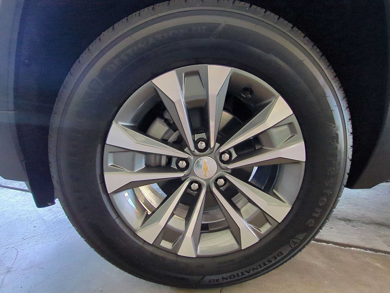 New 2027 Chevrolet Equinox LT w/ Convenience Package II FWD image 29