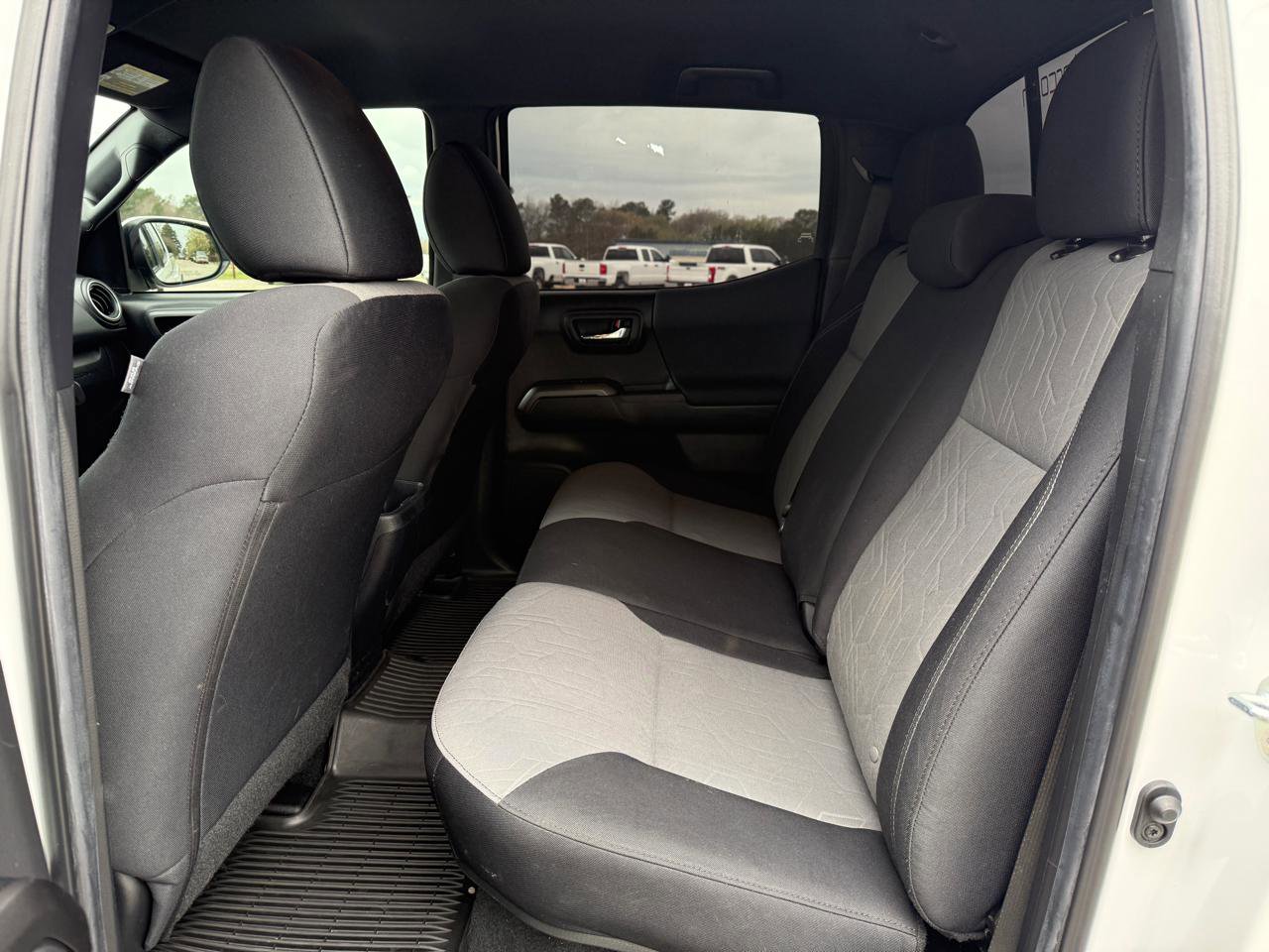 Used 2022 Toyota Tacoma TRD Off-Road AWD/4WD image 20
